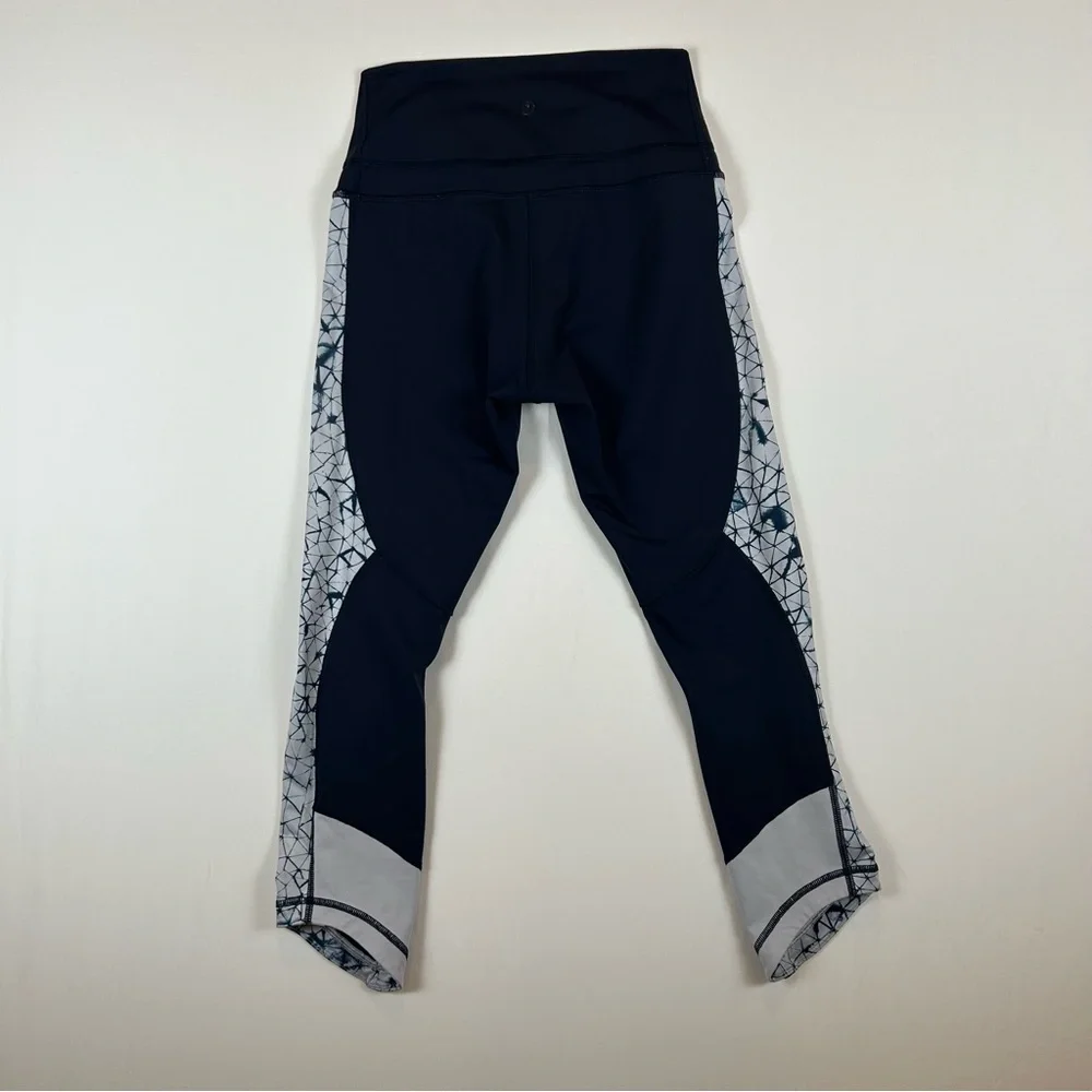 Lululemon‎ Women's Navy Blue Retreat 7/8 Pant Leggings